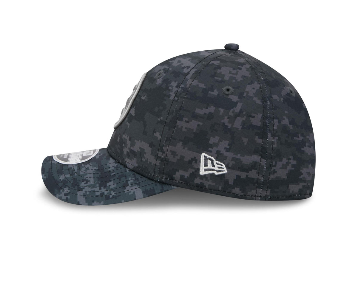 Steelers 2026 New Era Men's 39THIRTY Salute to Service Hat