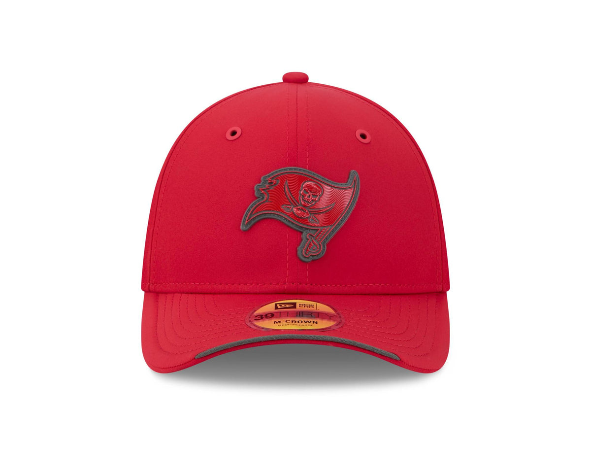 Buccaneers 2026 New Era Men's 39THIRTY Sideline Hat Pro Football Hall of Fame