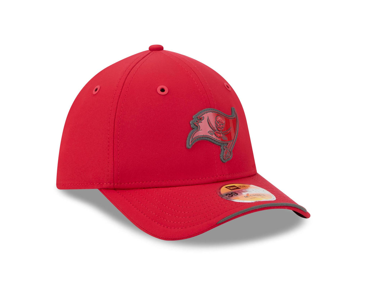 Buccaneers 2026 New Era Men's 39THIRTY Sideline Hat Pro Football Hall of Fame
