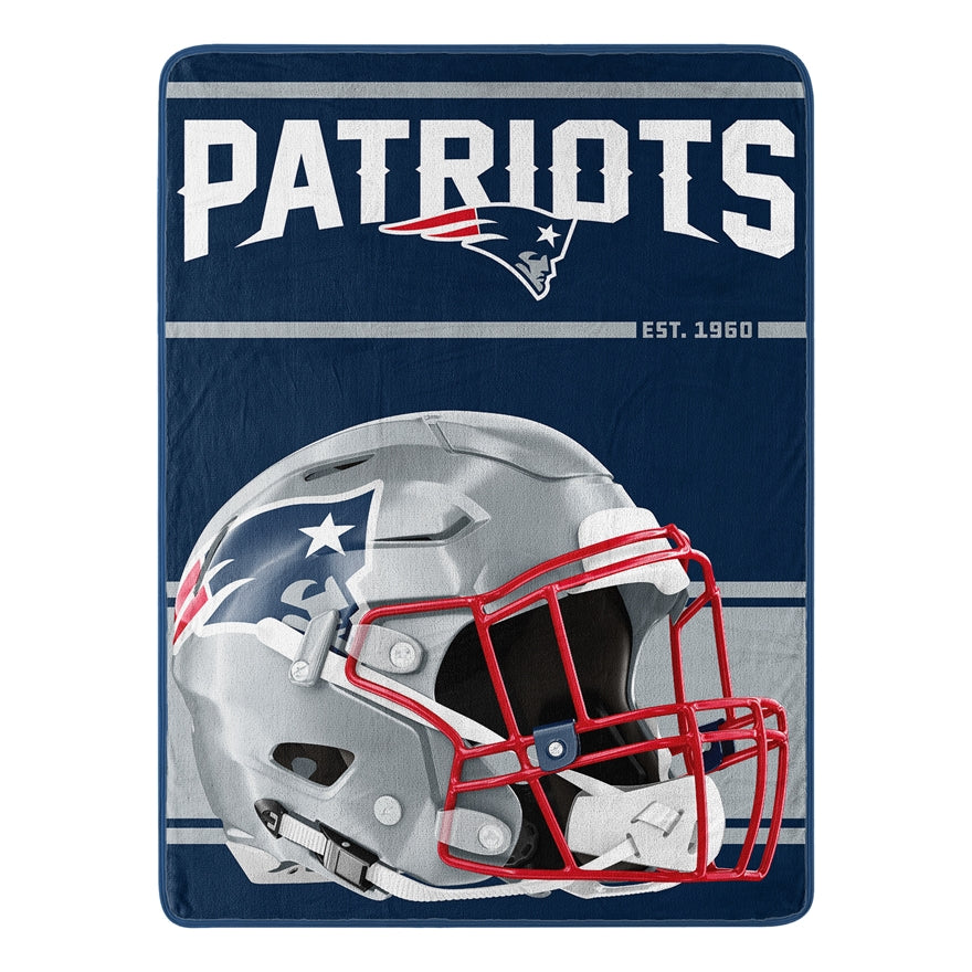 Patriots 46" x 60" 40-Yard Dash Micro Raschel Blanket
