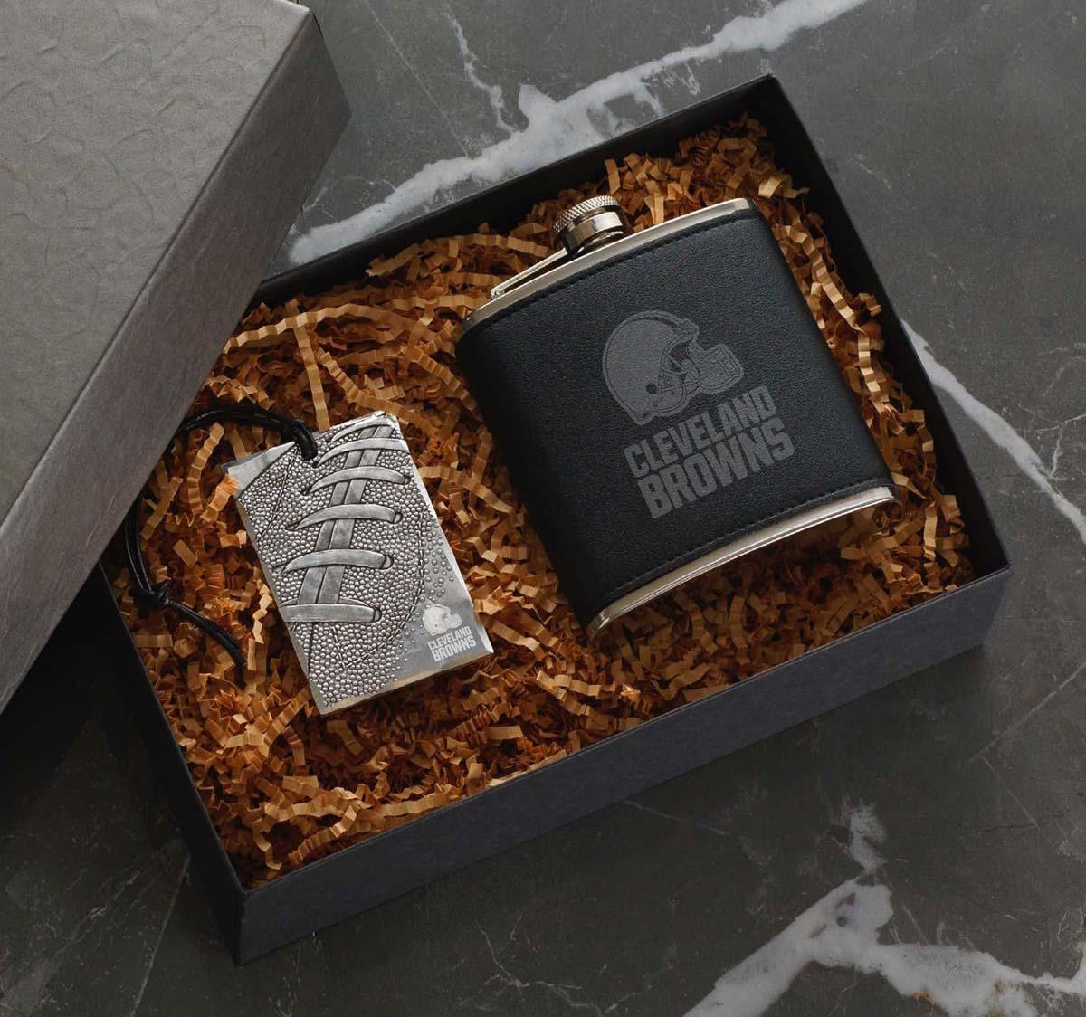 Browns Traveler Flask & Bag Tag Gift Set