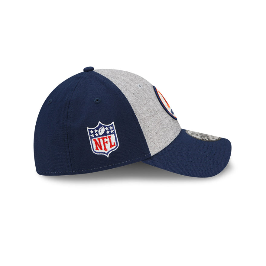 Broncos 2022 New Era® NFL Sideline Official 39THIRTY Historic Flex Hat