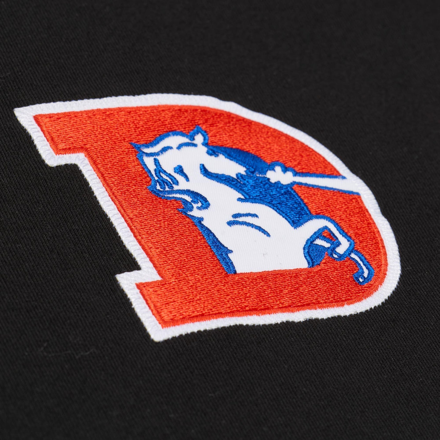Broncos John Elway 2026 Mitchell & Ness Throwback T-Shirt Pro Football Hall of Fame