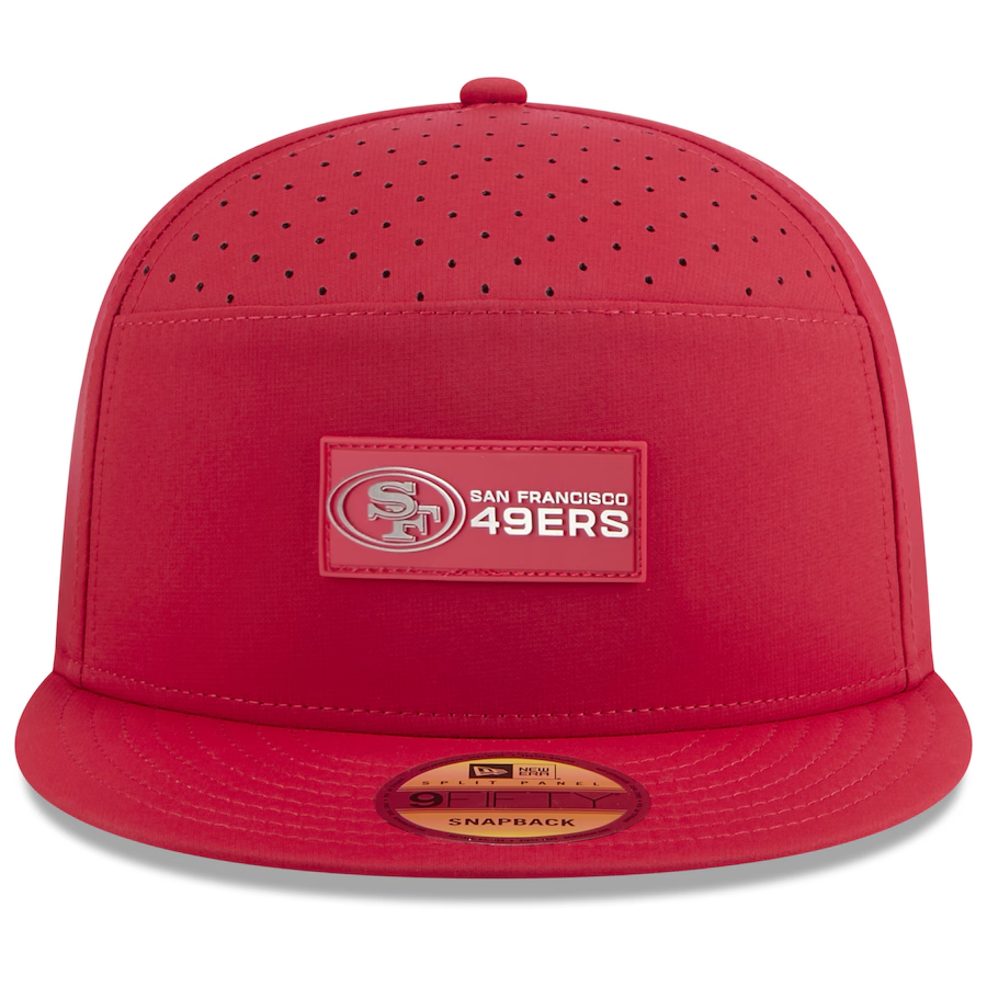 Cappellino New Era 59FIFTY Da Uomo San Francisco 49ers 2025 Sideline - NFL Ufficiale, Aderente, Corona Alta